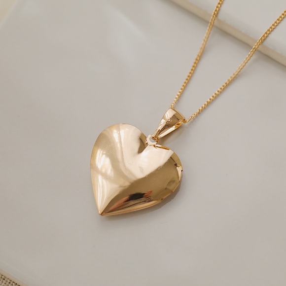 SoldOut11thStreet - Picture 4 of 6